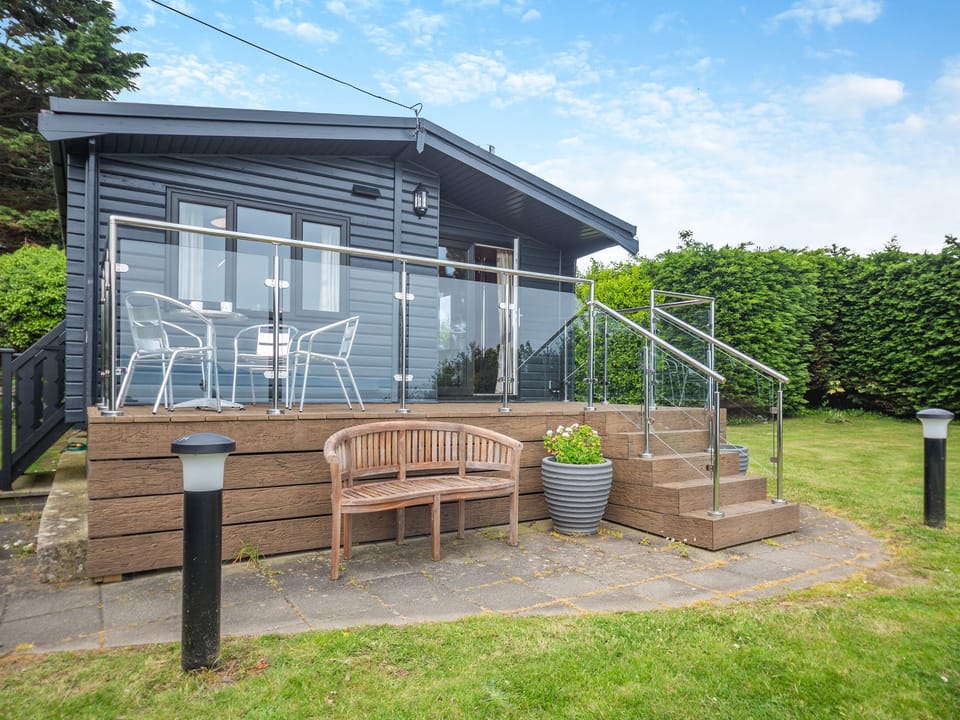 Exterior | Ty Glan Mor (The Beach House) - Water&rsquo;s Edge Cottages, Llanfaes, Beaumaris, Anglesey