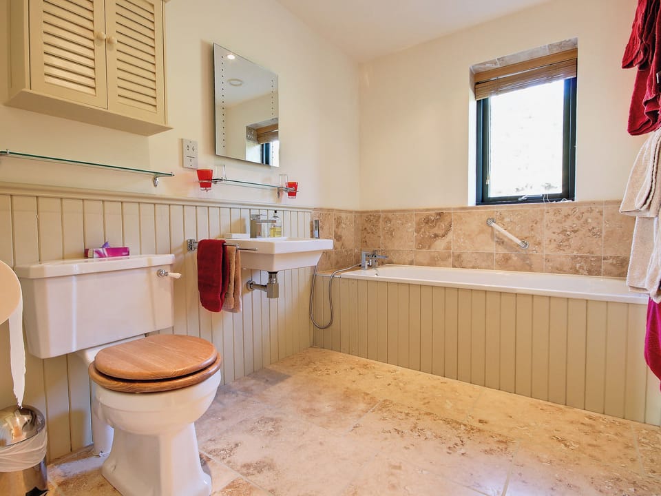 Fantastic en-suite bathroom | Lairg Estate - Phil&rsquo;s House - Lairg Estate , Lairg