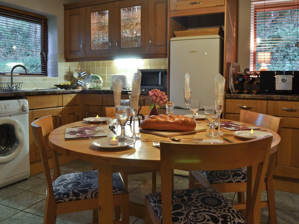 Kitchen/diner | Llwyn y Brig Isaf, Trefor, nr. Caernarfon