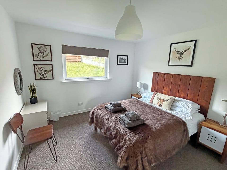 Relaxing second double bedroom | Rosdail, Inverinate, near Kyle