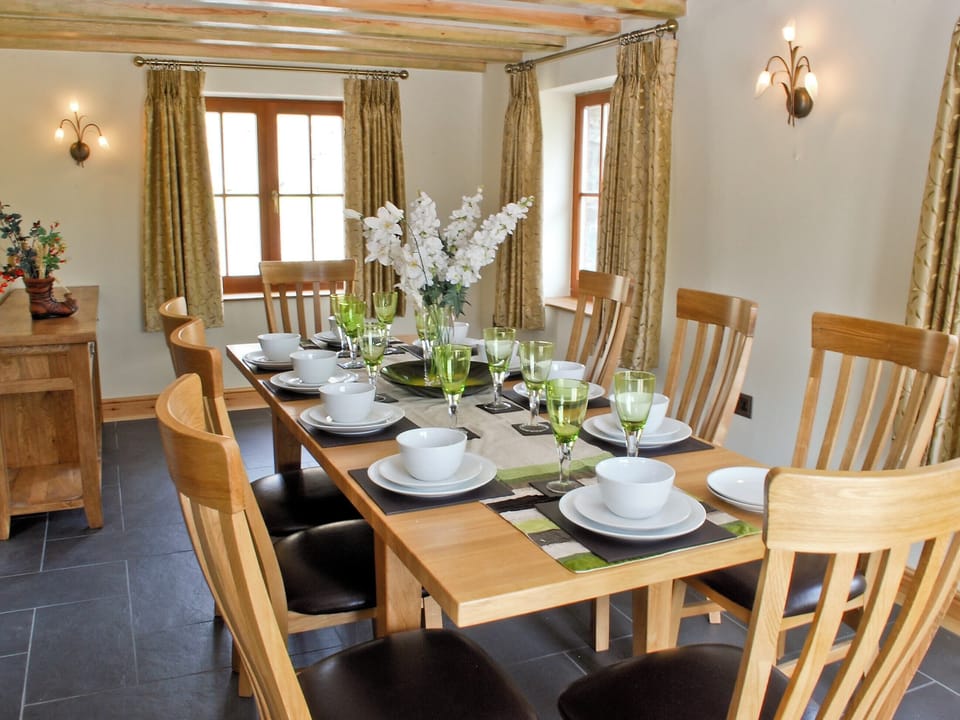 Dining room | Ffynnonmeredydd Cottages - The Farmhouse, Mydroilyn, nr. Aberaeron