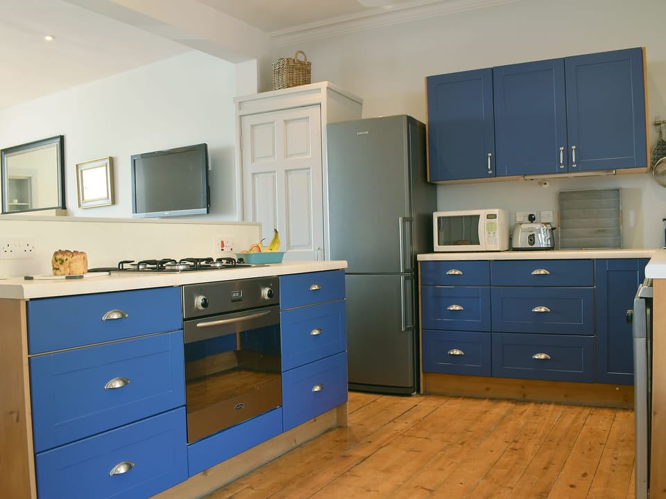 Lovely kitchen with electric oven, gas hob, microwave, fridge/freezer, dishwasher and Nespresso coffee machine | St Andrews, Pittenweem, near Anstruther