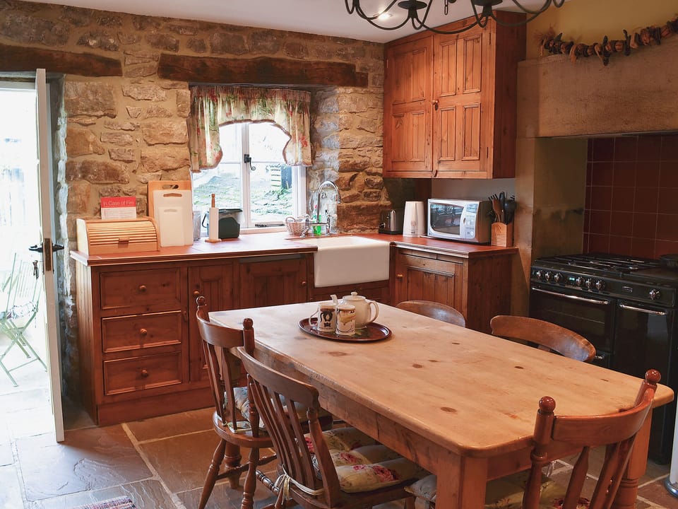Kitchen/diner | Corner Cottage, Bakewell