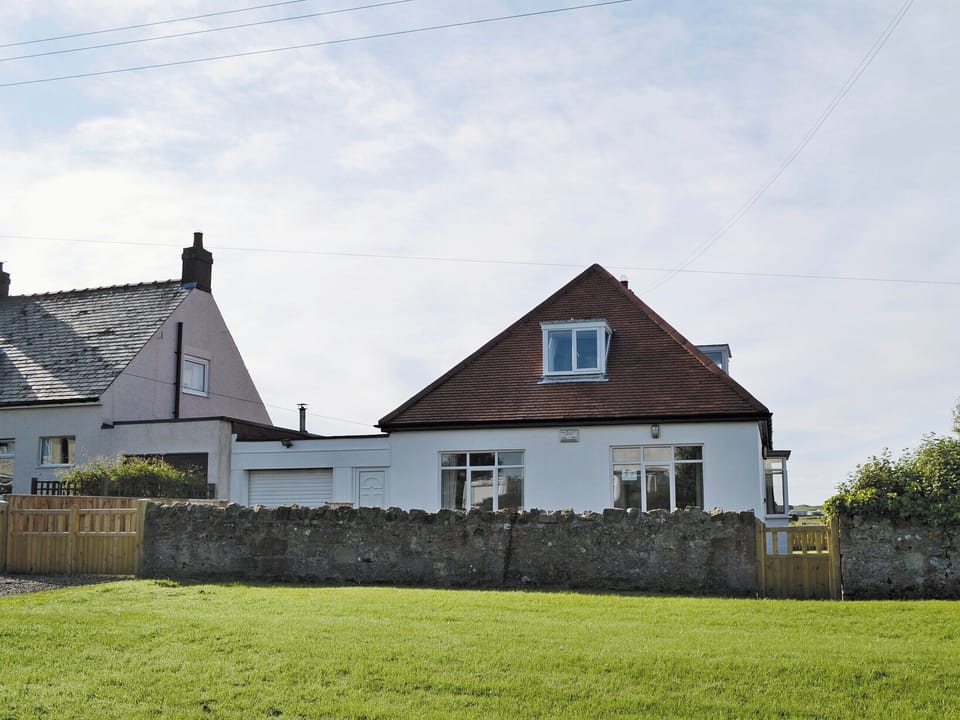 Lovely detached coastal property | Wayside, Beadnell