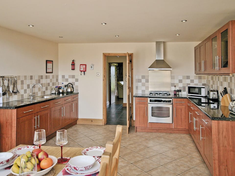 Kitchen/diner | The Granary, Kinglsey Holt, nr. Ashbourne