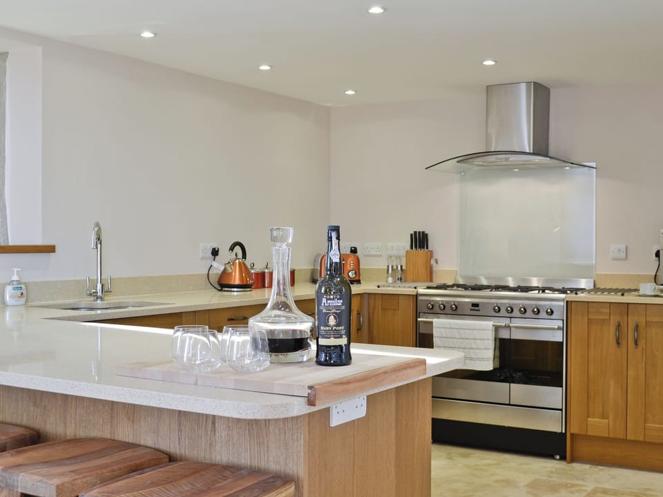 Contemporary style kitchen | Felin Hedd - Red Kite Holidays, Tregaron, near Aberystwyth