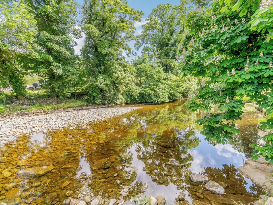 Garden and grounds | Coach House - The Grange, West Burton, near Leyburn