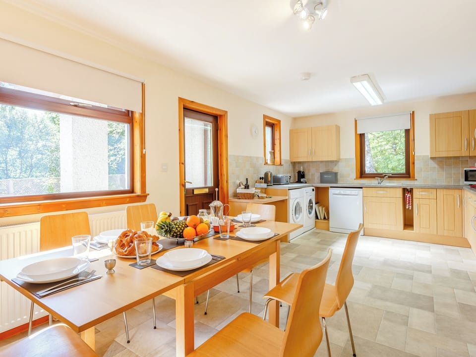 Kitchen/diner | Glen View of Enrick House, Balnain near Drumnadrochit