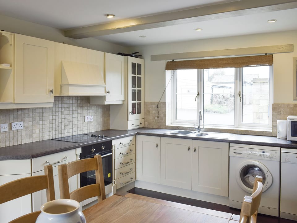 Well-equipped fitted kitchen | York House, Hudswell, near Richmond