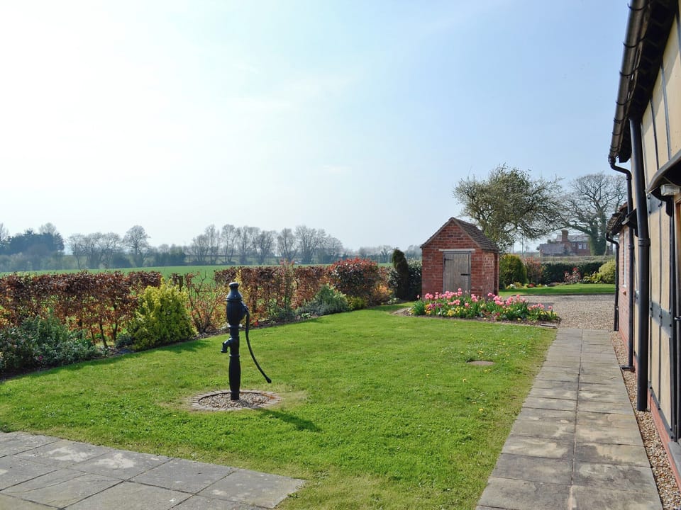 Garden | Bank Cottage, Rochford, Tenbury Wells