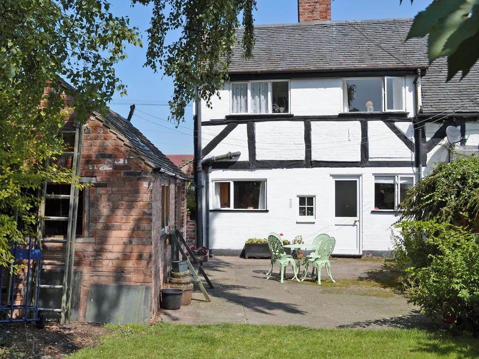 Exterior | Swiss Cottage, Alrewas, nr. Lichfield