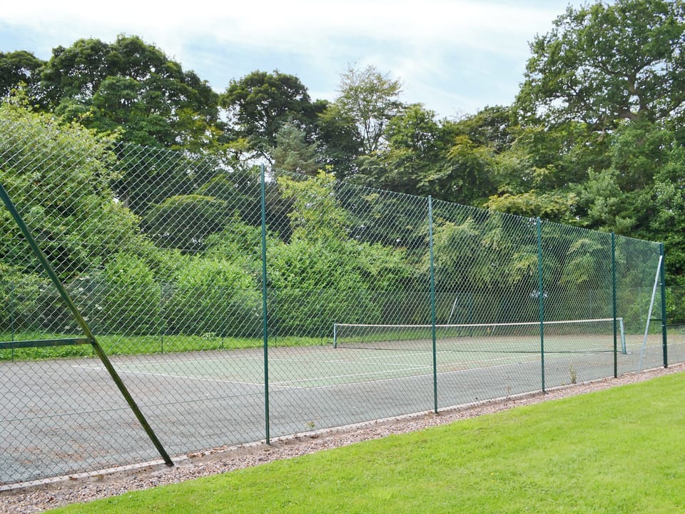 Tennis court | Bitchfield Tower Cottages - Tower Cottage, Belsay