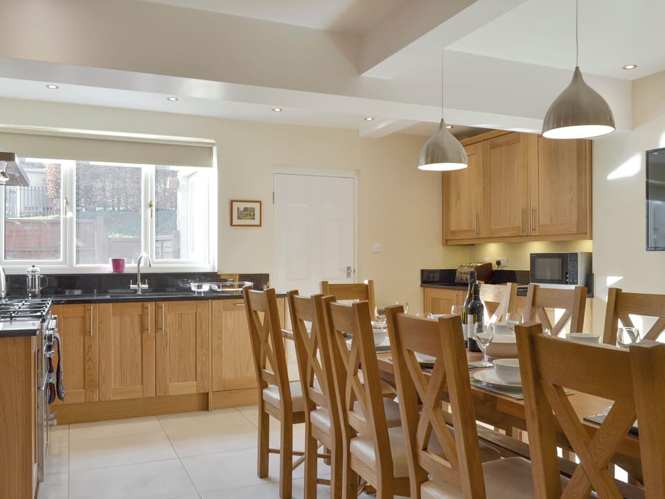 Double bedroom with en-suite | Wyedale, Bakewell