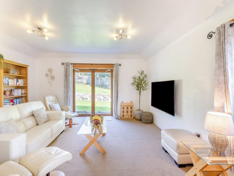 Living area | Higher Churchtown Farm - Kettle&rsquo;s On - Higher Churchtown Farm Barns, Tresmeer, near Launceston