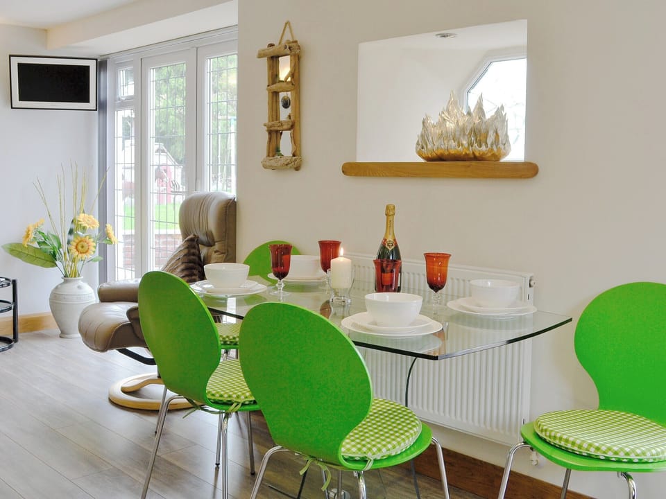 Charming dining area | Lily Vale Cottage, Pontarddulais, near Llanelli