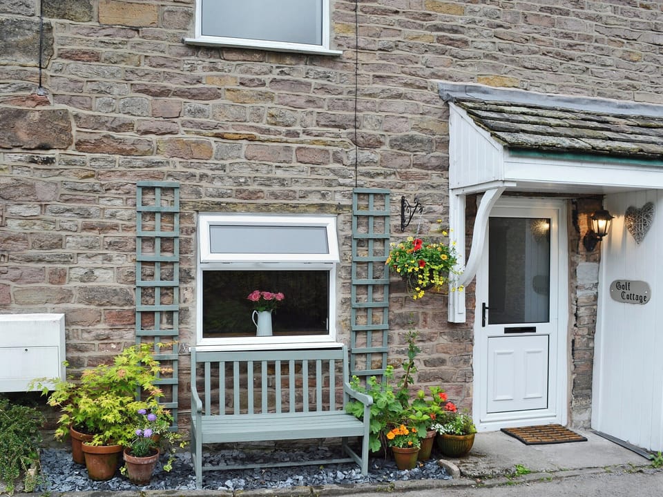 Quaint terraced cottage | Golf Cottage, Chapel-en-le-Frith, near Buxton