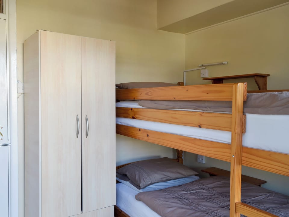 Bunk bedroom | Flat F1, Dawlish Warren