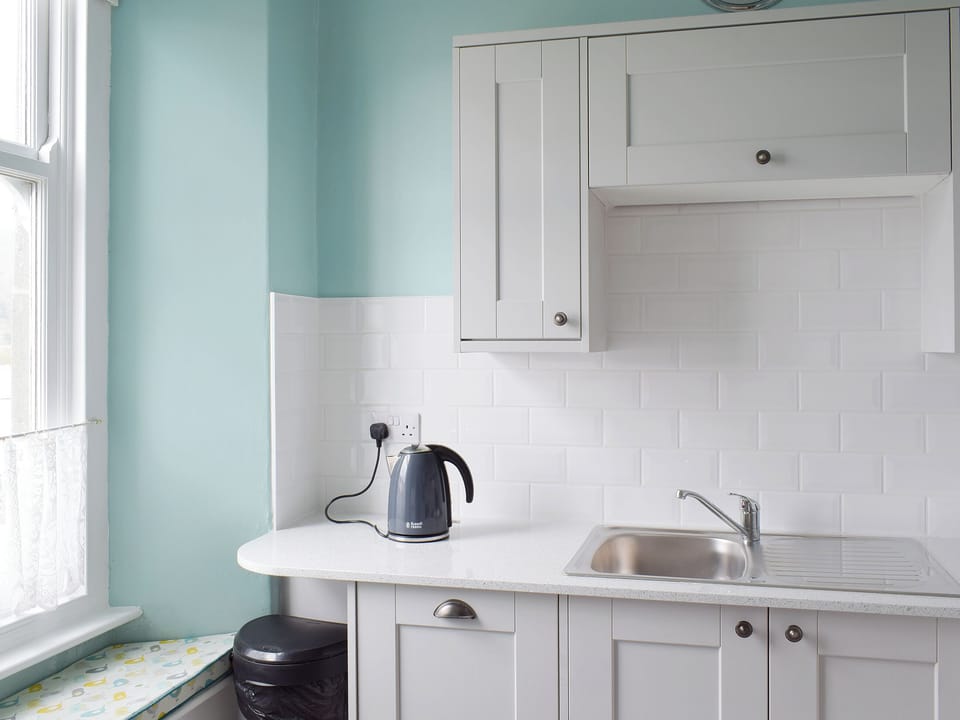 Airy kitchen | Mere View, Ambleside