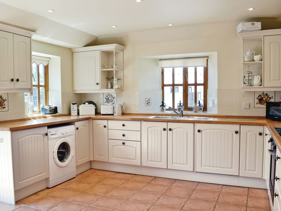 Kitchen | Barfield&rsquo;s Cherry Tree Cottage, Canworthy Water, near Crackington Haven