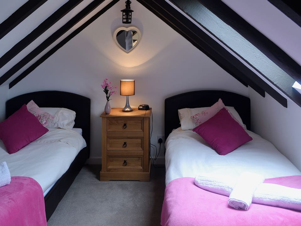 Twin bedroom | Wee Dug Hoose, Stairhaven by Glenluce