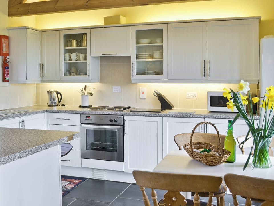 Open plan living/dining room/kitchen | The Linhay, Golden Park, S. Hartland, nr. Bideford
