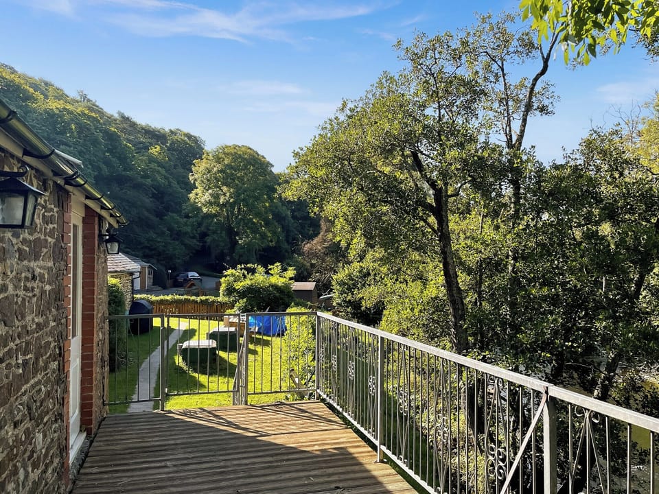 Terrace | Riverside - Town Mills, Great Torrington