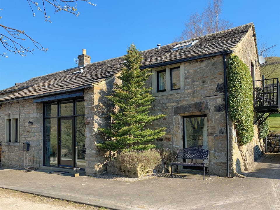Stone built barn conversion | Hilltop Barn, Starbotton, near Skipton