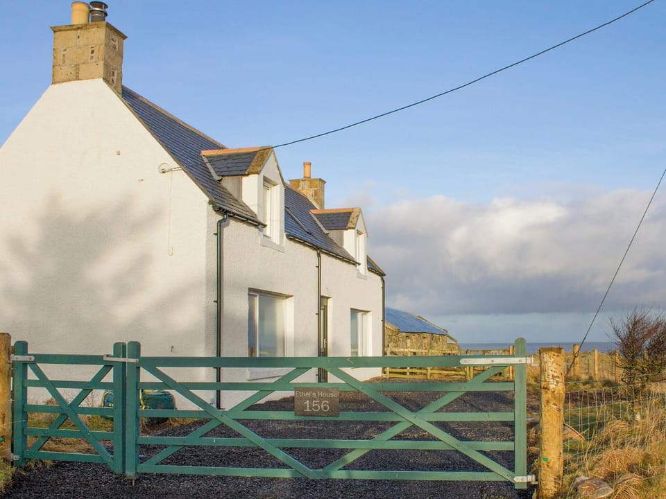 Lovely detached holiday home | Ethel&rsquo;s House, Armadale, near Bettyhill