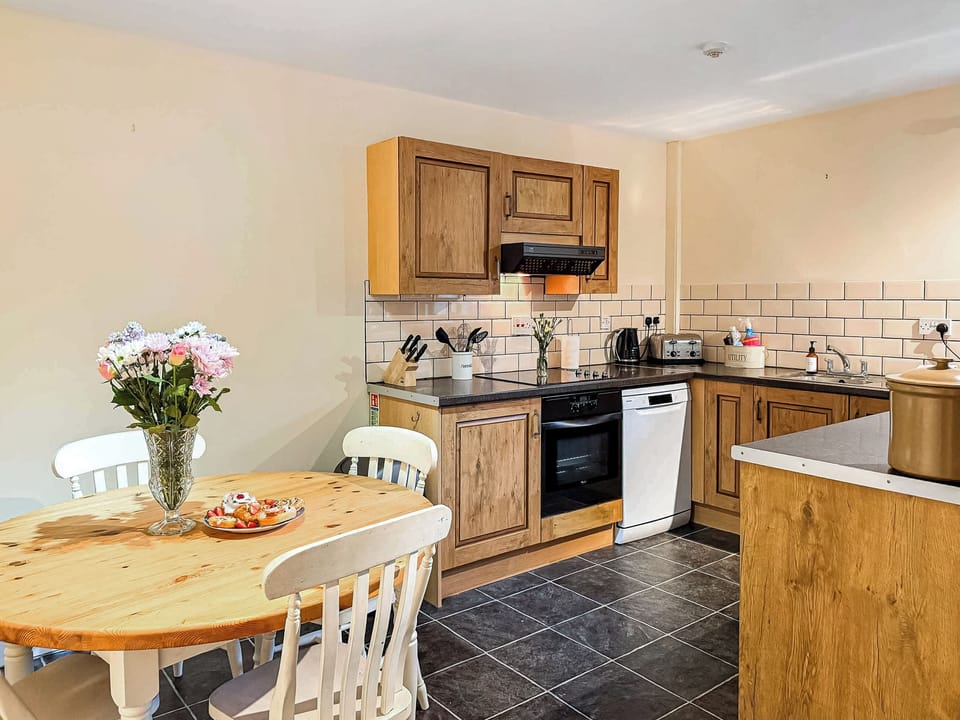 Kitchen/diner | Magpie - Cwm Chwefru Cottages, Newbridge-on-Wye, near Builth Wells