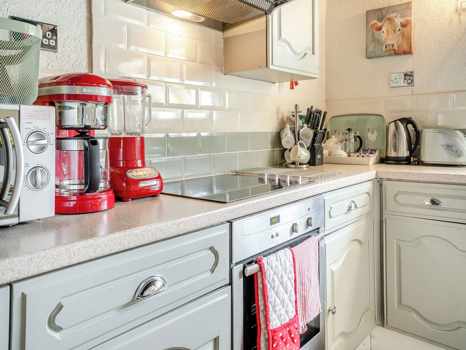 Kitchen/diner | Ty Ysgubor - Cefn Gorwydd Cottages, Gowerton, Gower