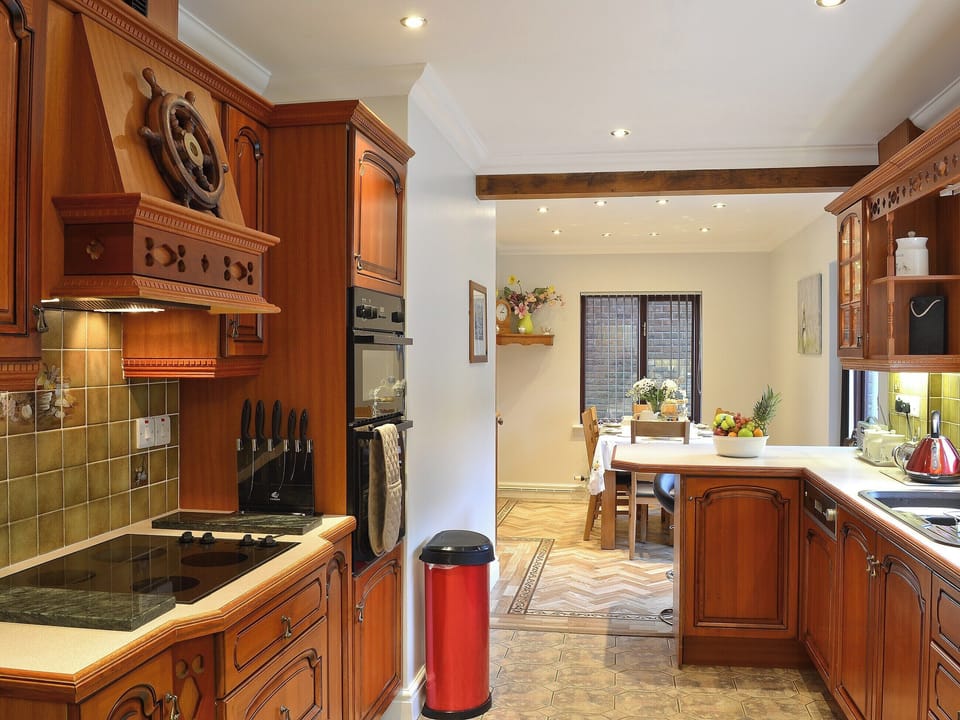 Kitchen | Dyffryn Haidd - Afan Holiday Cottages, llanafan/Aberystwyth