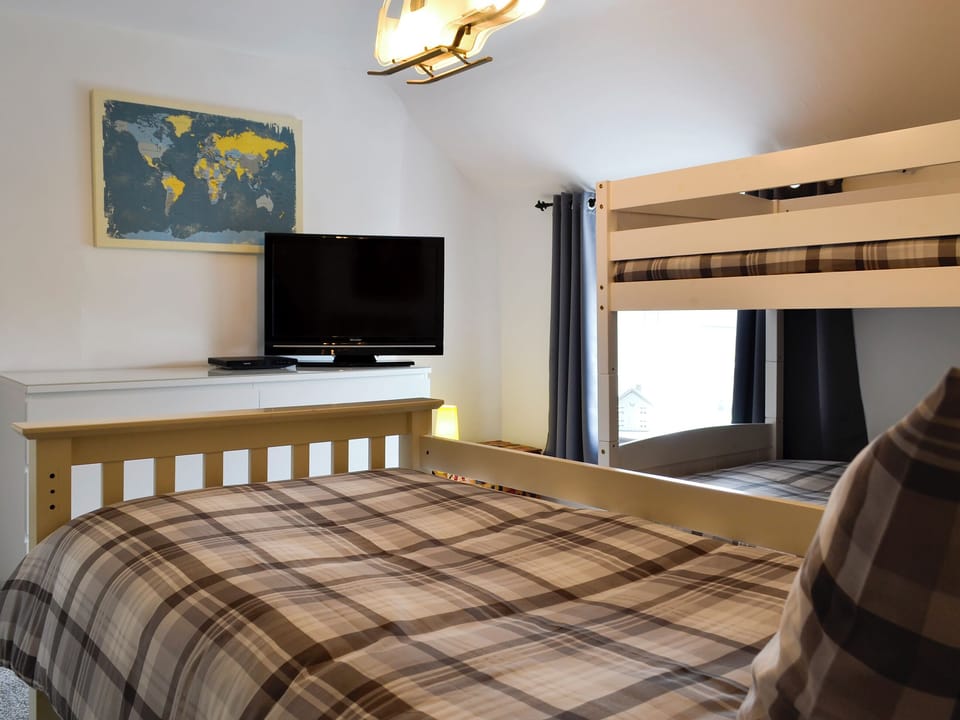 Bunk bedroom | Bryn Hyfryd, Maenan, near Llanrwst
