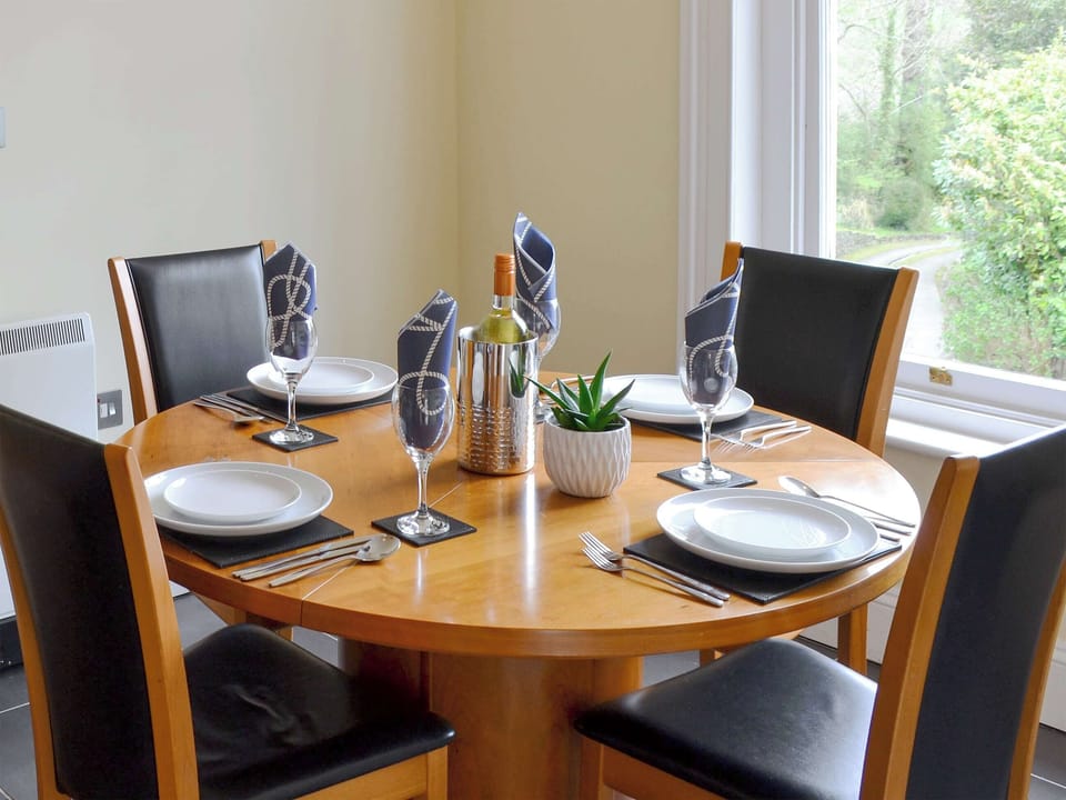 Charming dining area | Carnethic HouseOne Acre View, Fowey
