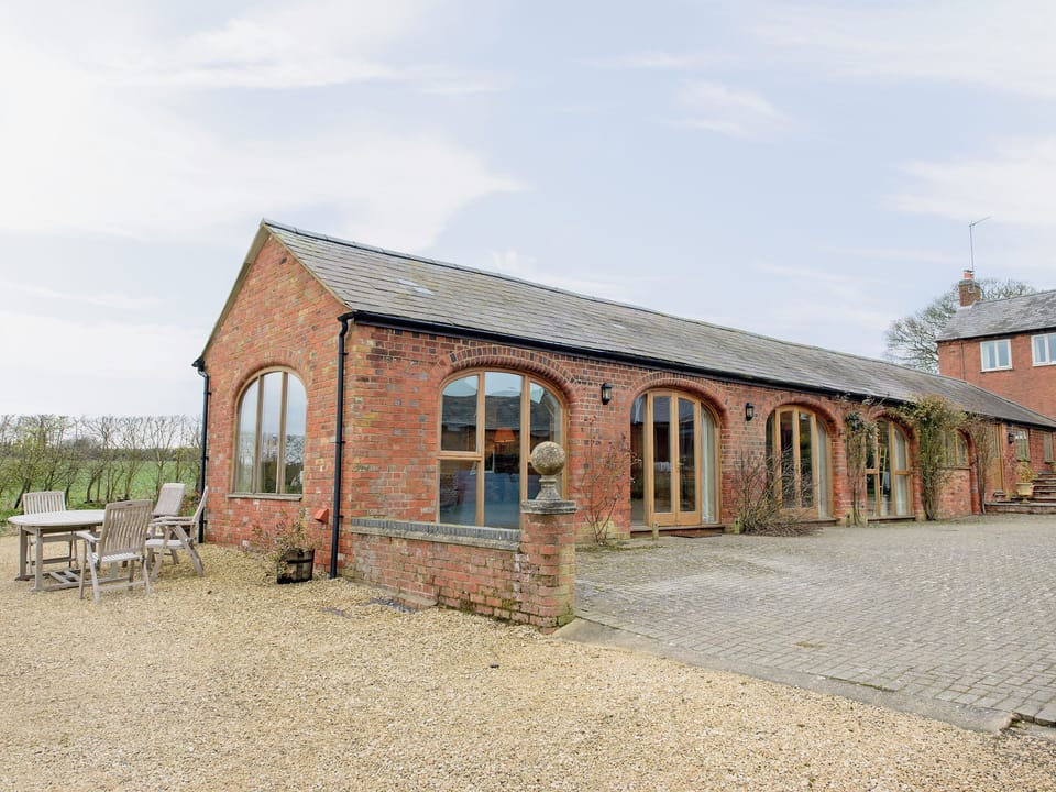 Surrounded by unspoilt countryside | The Stables, Weedon, near Daventry