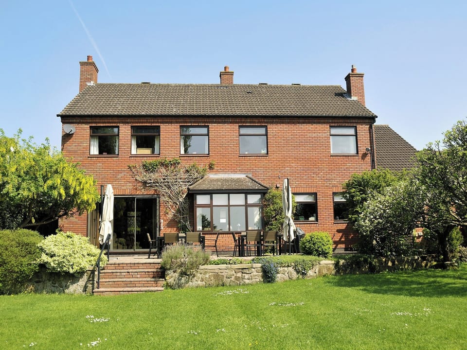 Spacious holiday home | Field House, Baschurch, near Shrewsbury