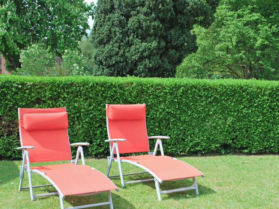 Sitting-out-area | Westover Cottage, Nr. Abingdon