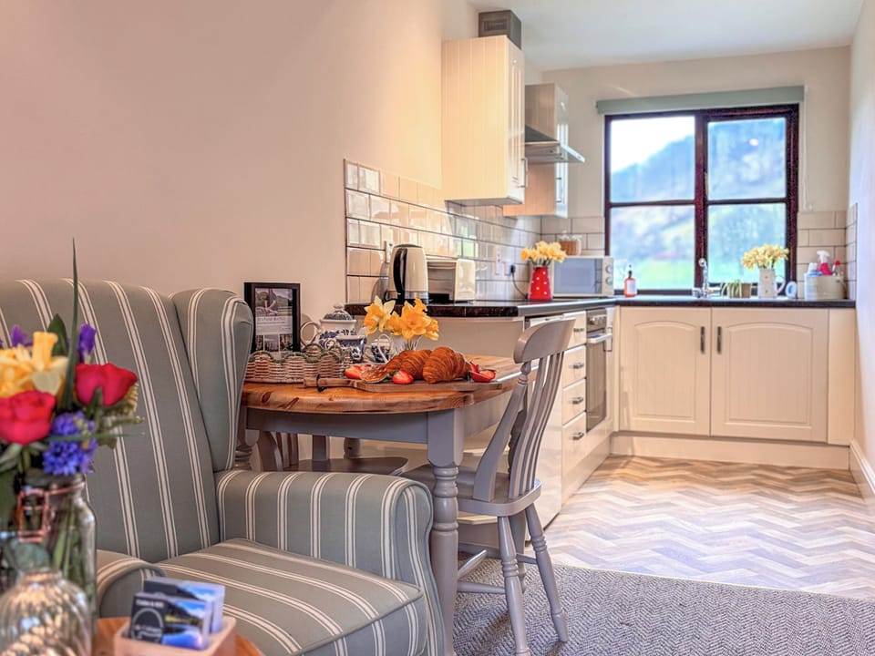 Kitchen | Robin&rsquo;s Retreat - Cwm Chwefru Cottages, Newbridge-on-Wye, near Builth Wells