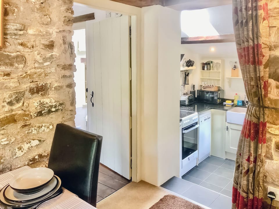 Kitchen/diner | Primrose Cottage - Summerhill Cottages, Amroth