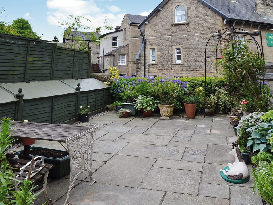 Sitting-out-area | The Savoy, Buxton