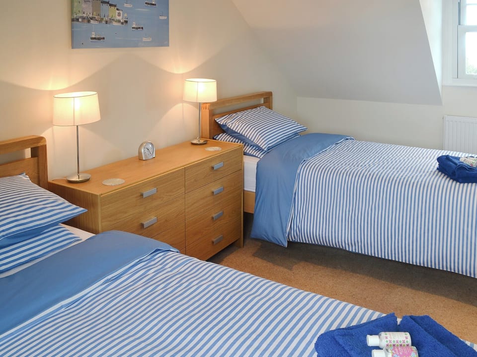 Good-sized twin bedroom | Seatoller, Kettleness near Whitby