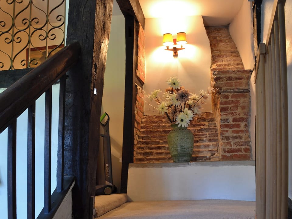 Small landing area | Tudor Cottage - Tudor Cottages, Romsey