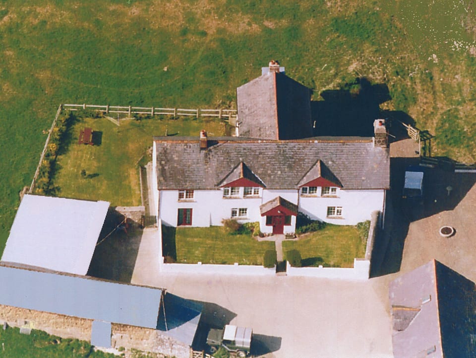 Craneham Farmhouse aerial view | Granny Bond&rsquo;s Farmhouse, Buckland Brewer