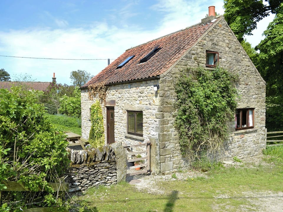 Romantic, 16th-century detached cottage | Grange Farm Cottage, Spaunton, near Lastingham