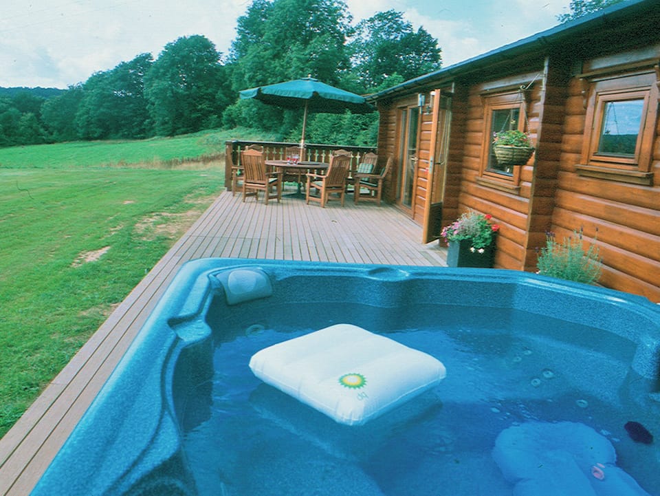 Cider Mill Lodge hot tub | Cider Mill Lodge, Brockweir