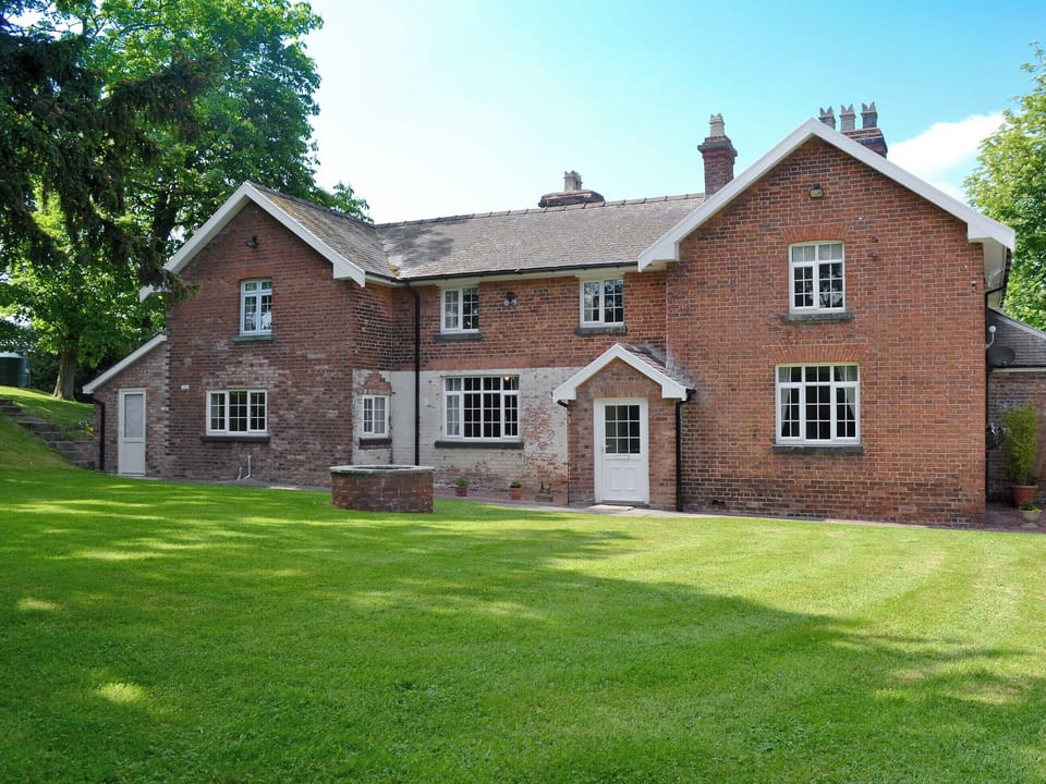 Grand, exterior | Cefnaire, Newtown