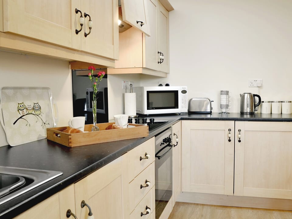 Well equipped kitchen | The Beachcomber, Cairnbulg, near Fraserburgh