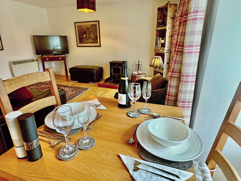 With satellite TV, DVD and Wi-Fi and sleeping 4 (plus convertible sofa bed) | The Cottage - Rispond Estate, Rispond, near Durness