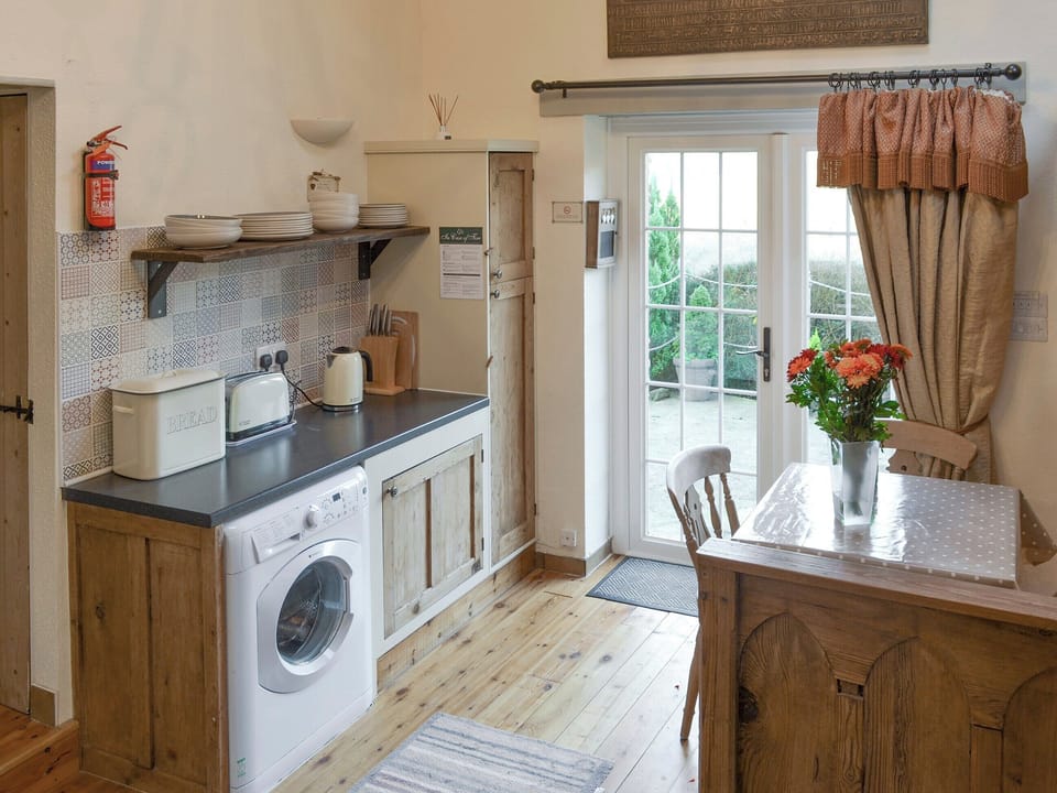 Well-equipped kitchen | The Old Chapel, Polbrock, Washaway