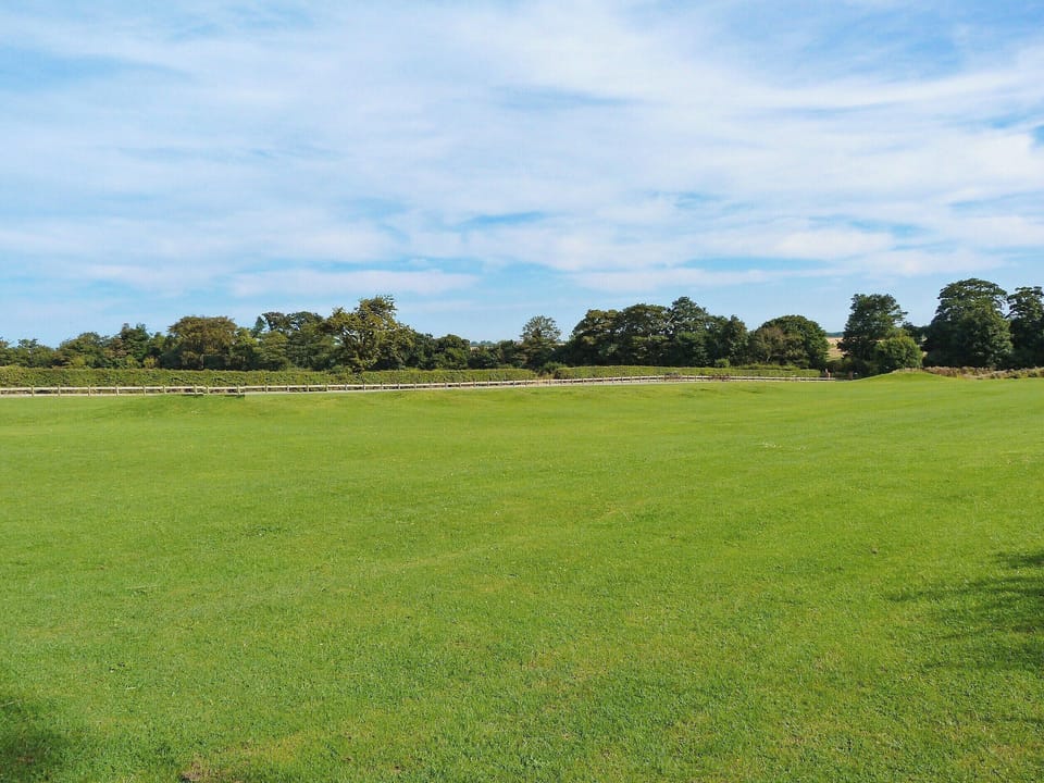 Shared Front Field for Recreational activities | The Granary - Brockholme Barns, Hornsea