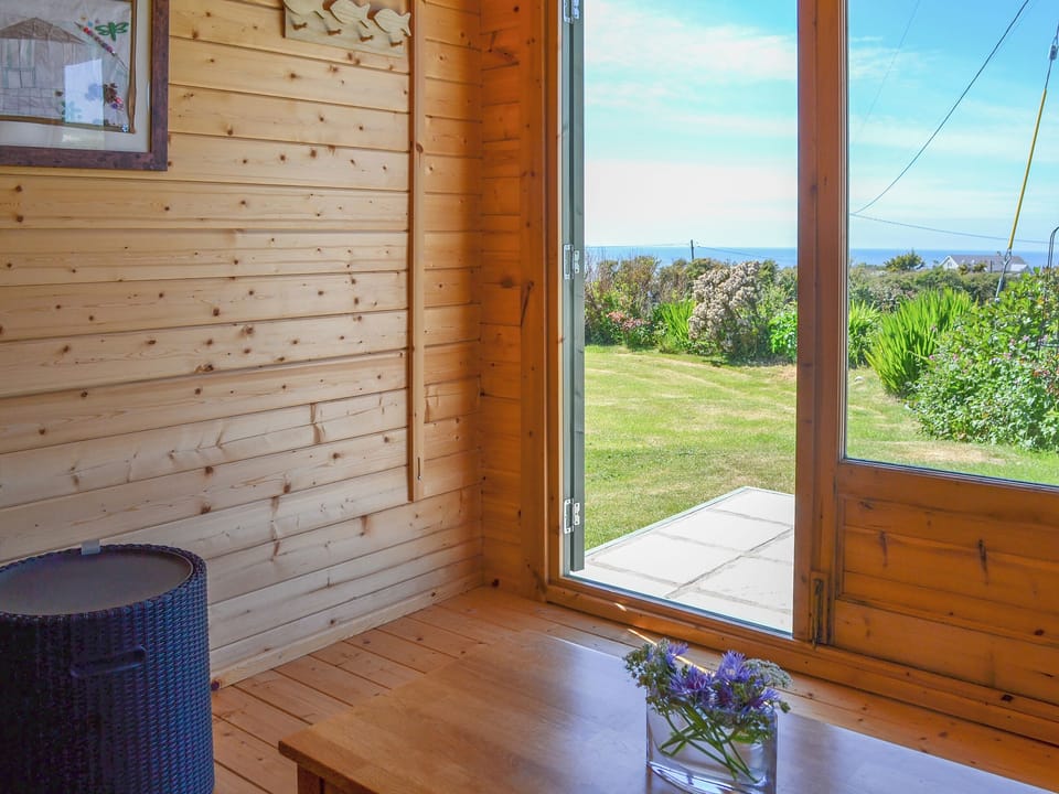 Delightful Summerhouse | Seafield, Church Bay, Anglesey